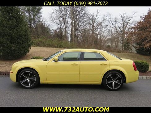 Used 2006 Chrysler 300 Base 4dr Sedan image 2