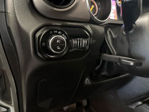 Used 2022 Jeep Gladiator Sport AWD/4WD image 10