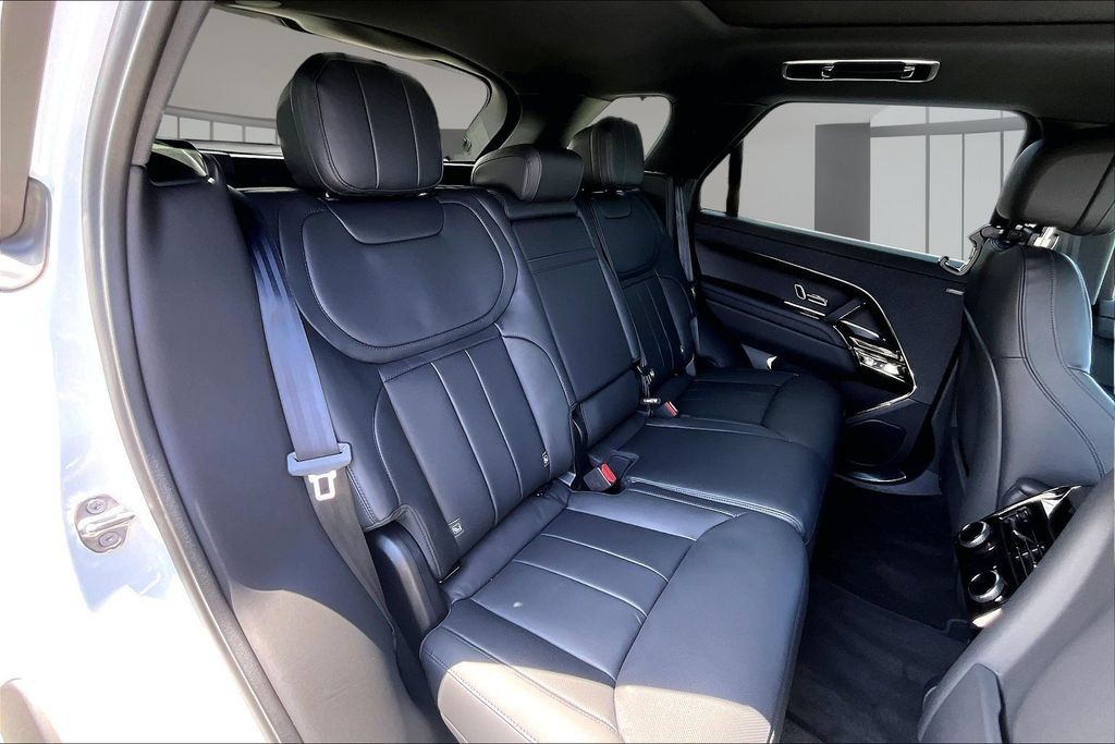 New 2026 Land Rover Range Rover Sport Dynamic SE AWD/4WD image 10