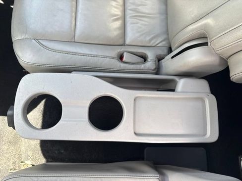 Used 2018 Toyota Highlander XLE AWD/4WD image 25