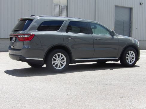 Used 2019 Dodge Durango SXT image 4