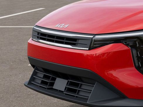 New 2025 Kia K4 LXS image 14