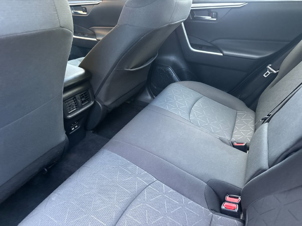 Used 2024 Toyota RAV4 XLE FWD image 15