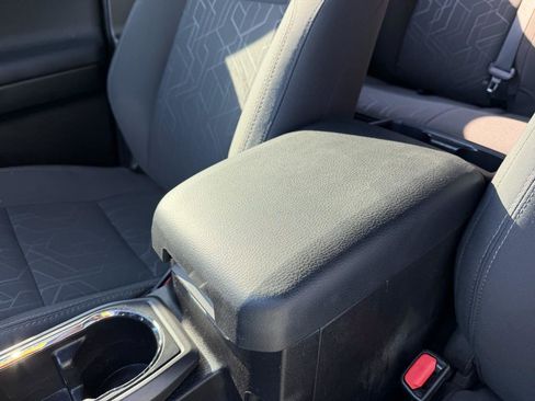 Used 2016 Toyota Tacoma TRD Sport w/ Towing Package image 36