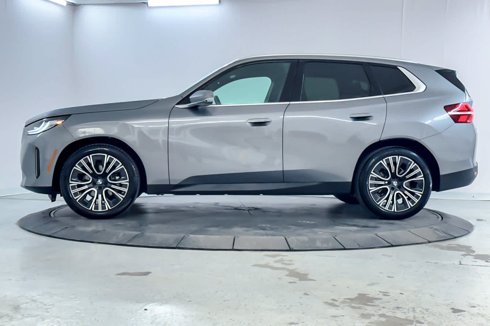 Used 2026 BMW X3 xDrive30i w/ Premium Package AWD/4WD image 5