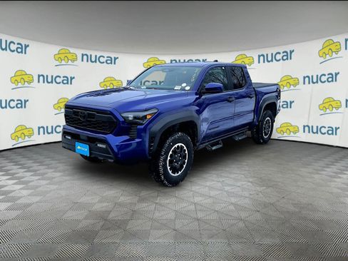 Certified 2025 Toyota Tacoma TRD Off-Road image 2