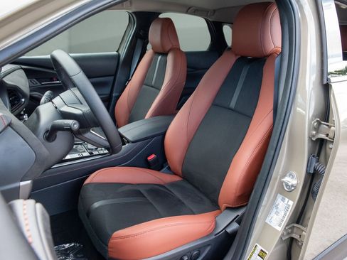 New 2024 MAZDA CX-30 Carbon image 6