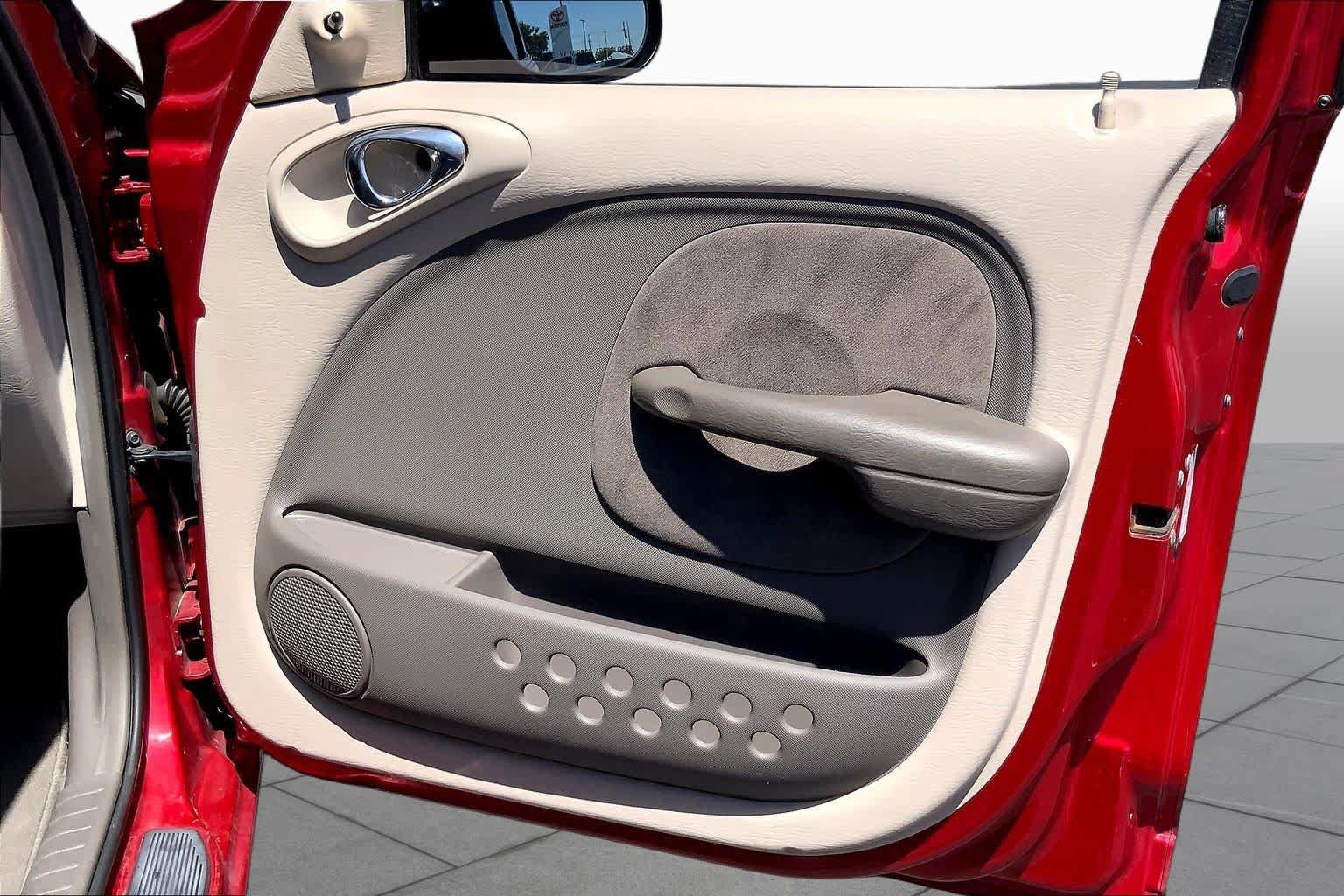 Used 2002 Chrysler PT Cruiser FWD image 22