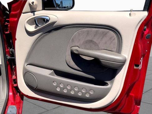 Used 2002 Chrysler PT Cruiser FWD image 22