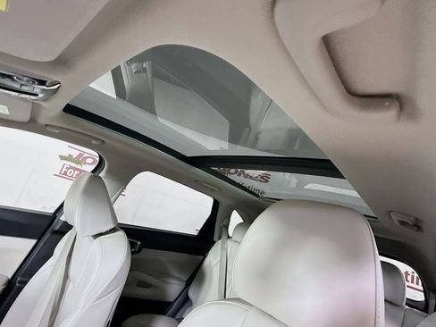 Used 2025 Kia Sorento S w/ Panoramic Sunroof Package AWD/4WD image 11