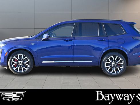 New 2025 Cadillac XT6 Sport w/ Platinum Package image 4