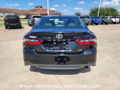 Used 2023 Toyota Camry LE image 6