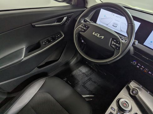 Used 2024 Kia EV6 Light RWD image 9