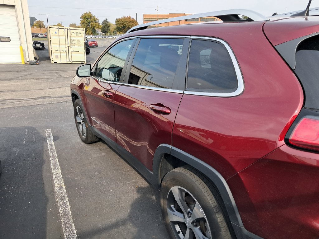 Used 2019 Jeep Cherokee Limited AWD/4WD image 8