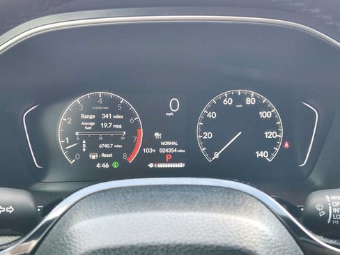 Used 2025 Honda Pilot Touring image 15