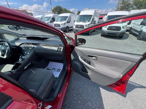 Used 2010 Toyota Prius Two FWD image 23