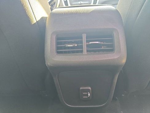 Used 2024 Chevrolet Equinox LT image 18