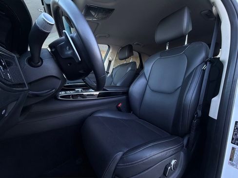 Used 2025 Genesis GV70 2.5T image 5