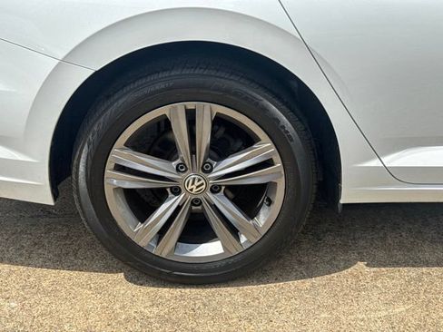 Used 2019 Volkswagen Jetta R-Line FWD image 31