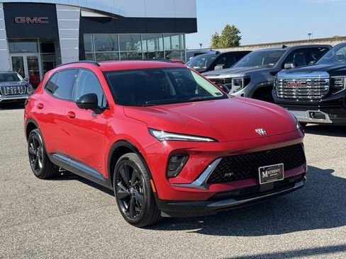 Certified 2025 Buick Envision Sport Touring image 7