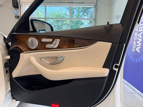 Used 2018 Mercedes-Benz E 300 image 24