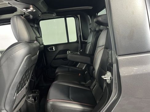 Certified 2022 Jeep Gladiator Rubicon w/ Cold Weather Group image 25