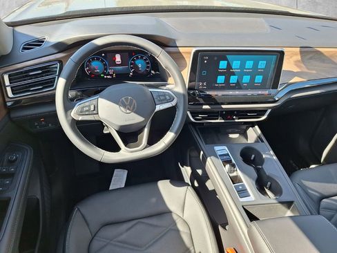New 2026 Volkswagen Atlas SE image 9