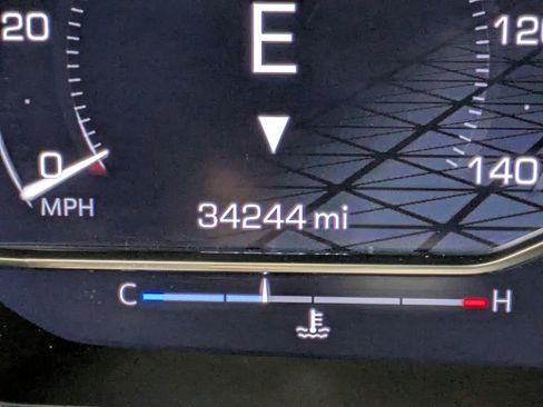 Used 2023 GMC Yukon SLT image 16