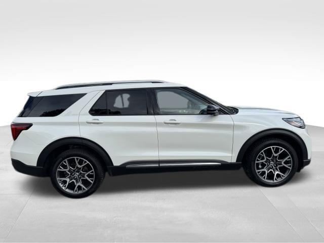 Used 2025 Ford Explorer Platinum w/ Ultimate Package AWD/4WD image 10