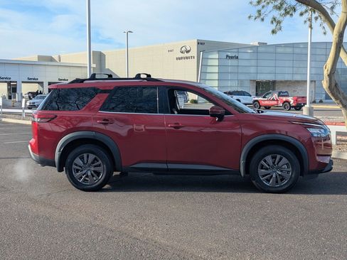 Certified 2024 Nissan Pathfinder SV w/ Lighting Package (N92) image 7