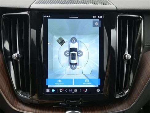 Used 2023 Volvo XC60 B5 Ultimate w/ Climate Package image 21