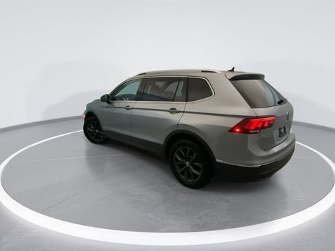Used 2022 Volkswagen Tiguan SE AWD/4WD image 4