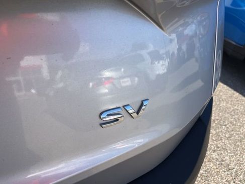 Used 2023 Nissan Rogue SV image 9