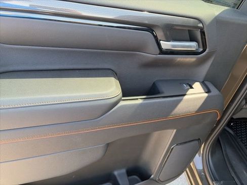 Used 2023 GMC Sierra 1500 AT4 w/ Technology Package AWD/4WD image 12