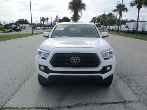 Used 2023 Toyota Tacoma SR5 w/ Technology Package AWD/4WD image 2