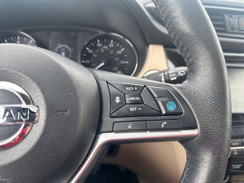 Used 2019 Nissan Rogue SL w/ Premium Package AWD/4WD image 22