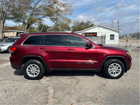 Used 2018 Jeep Grand Cherokee Laredo RWD image 4