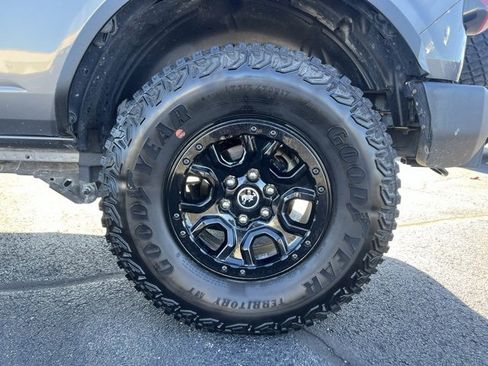 Used 2023 Ford Bronco Wildtrak image 17