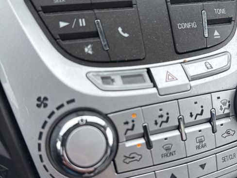 Used 2015 Chevrolet Equinox LT FWD image 12