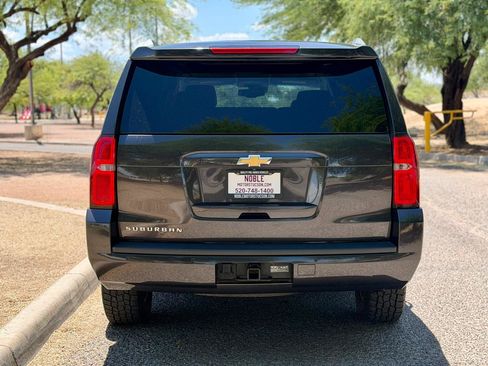 Used 2018 Chevrolet Suburban LT AWD/4WD image 4
