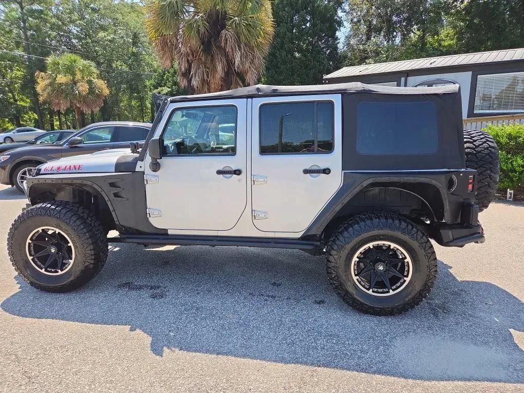 Used 2012 Jeep Wrangler Unlimited Rubicon AWD/4WD image 11