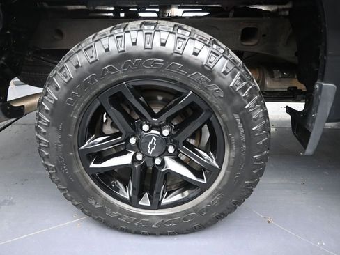 Used 2022 Chevrolet Silverado 1500 Custom Trail Boss w/ Safety Confidence Package AWD/4WD image 47
