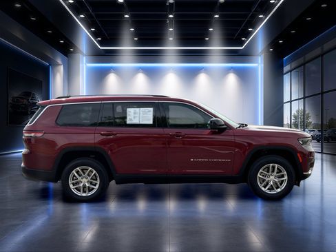Used 2023 Jeep Grand Cherokee L Laredo w/ Trailer Tow Group (B) AWD/4WD image 4