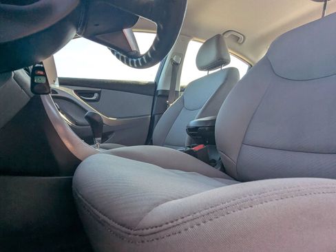 Used 2013 Hyundai Elantra GLS w/ Preferred Pkg FWD image 10