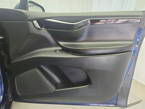 Used 2017 Tesla Model X 100D image 25