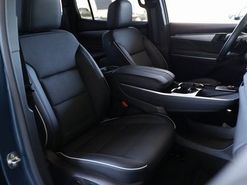 Used 2025 Buick Enclave Preferred image 34