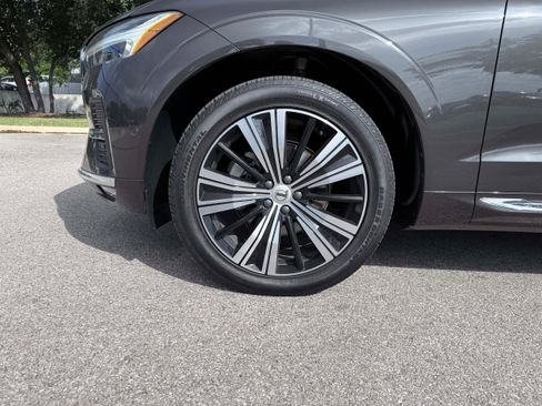 Certified 2023 Volvo XC60 B5 Plus AWD/4WD image 9