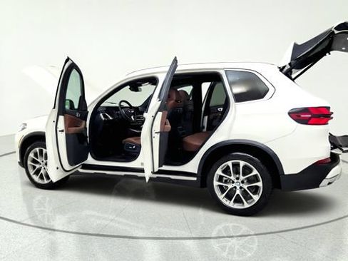Used 2024 BMW X5 sDrive40i w/ Premium Package RWD image 15
