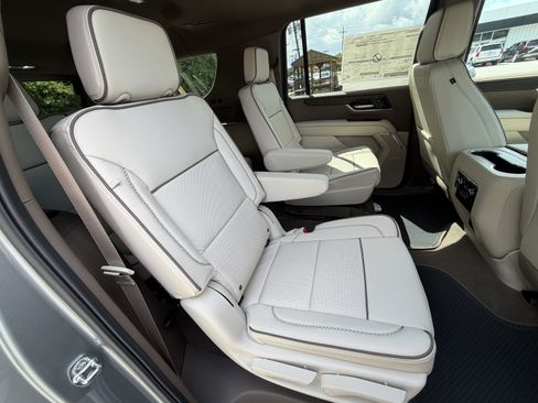 New 2026 GMC Yukon XL Denali w/ Sun & Power Step Package AWD/4WD image 20