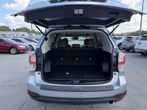 Used 2017 Subaru Forester 2.5i Limited AWD/4WD image 10